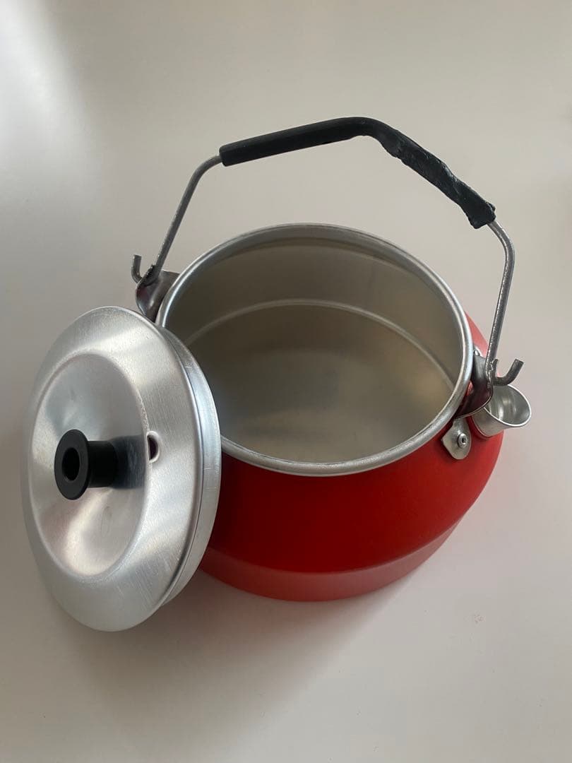 トランギア　赤アルミケトル 約0.6L 持ち運びバッグ付き