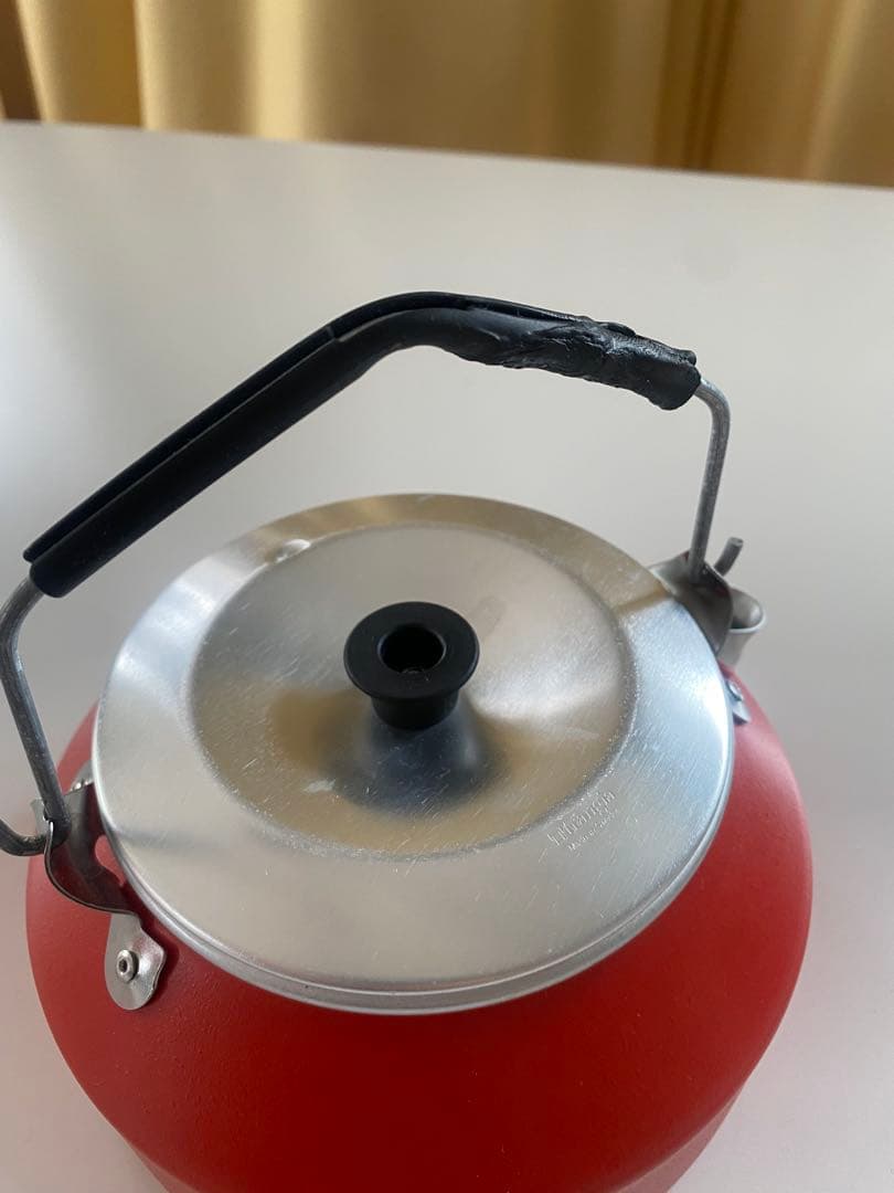 トランギア　赤アルミケトル 約0.6L 持ち運びバッグ付き