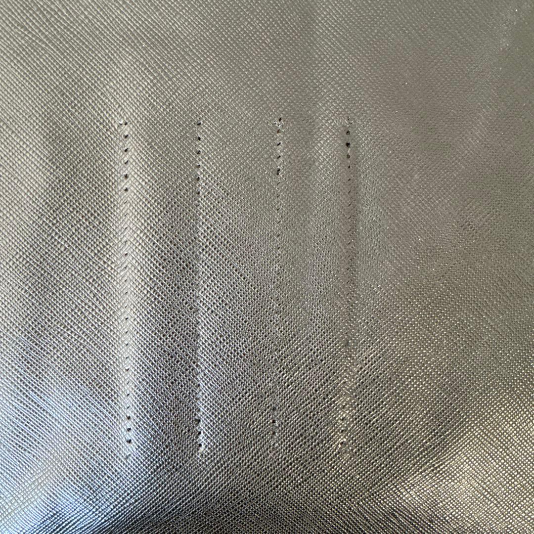 最終値引げ！Prada ドキュメントケース