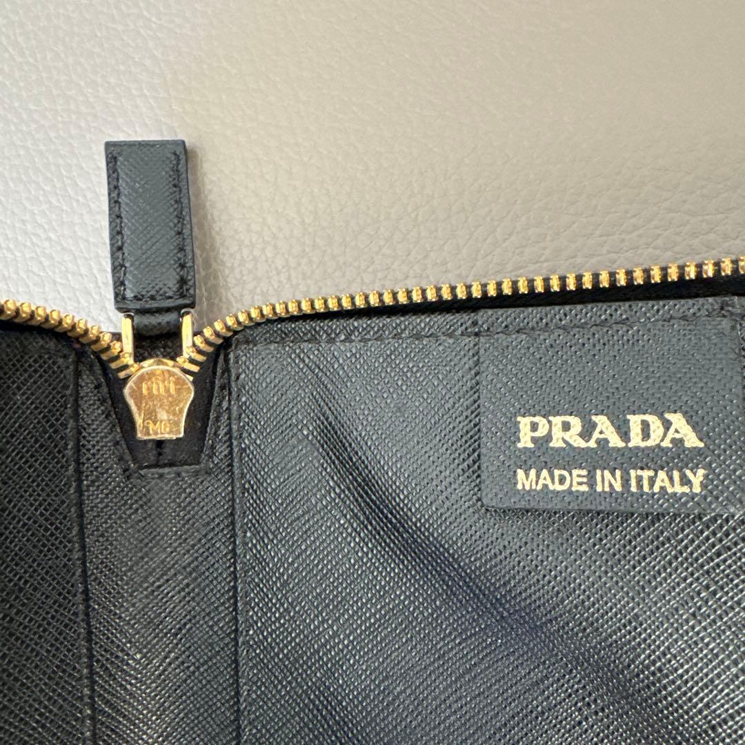 最終値引げ！Prada ドキュメントケース