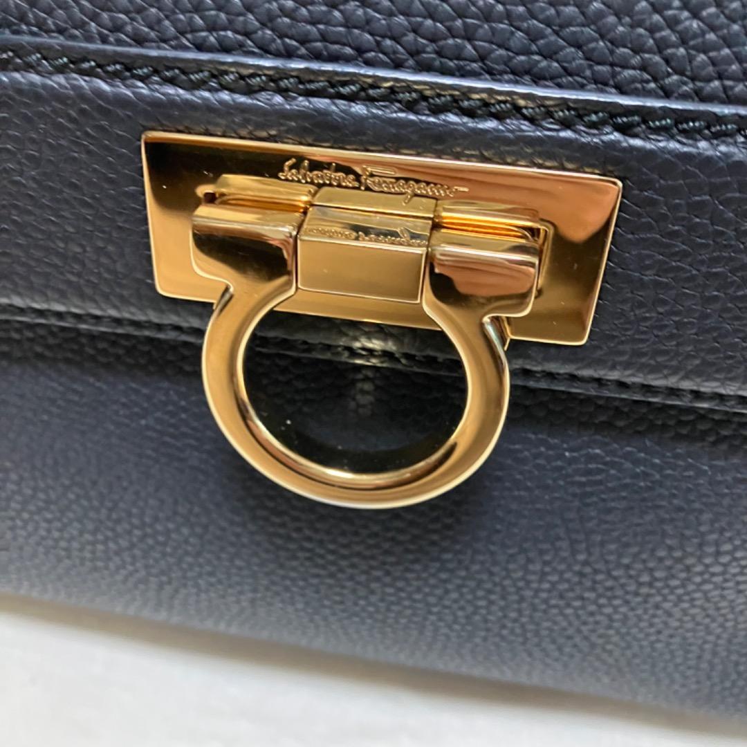 美品 Ferragamo バック/ステキな状態