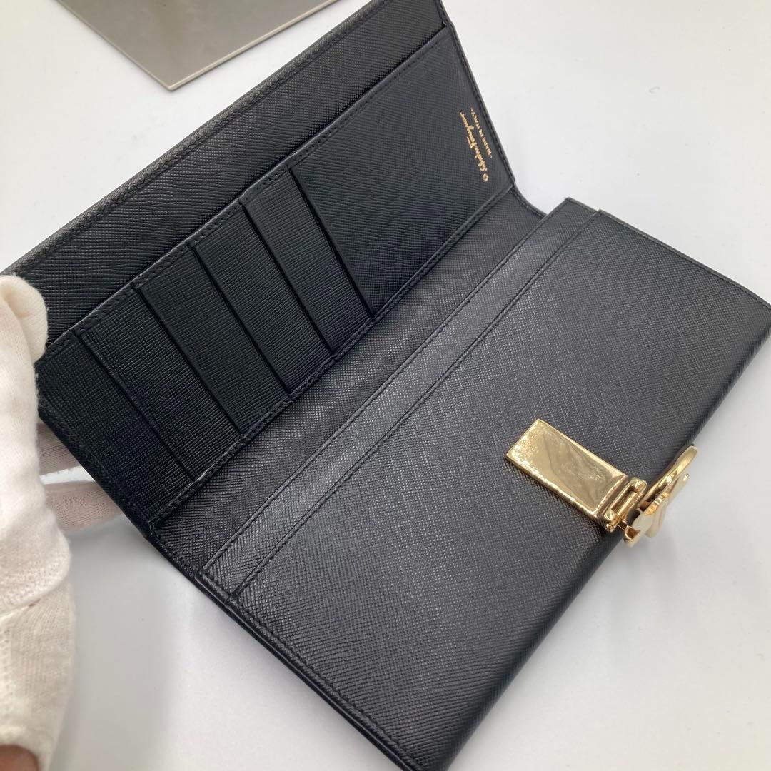 ！新品同然！　フェラガモ　長財布　ケース