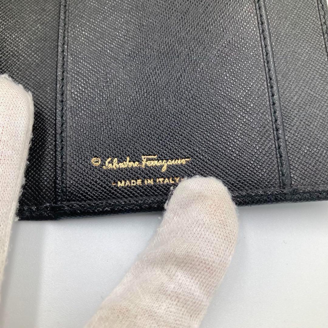 ！新品同然！　フェラガモ　長財布　ケース