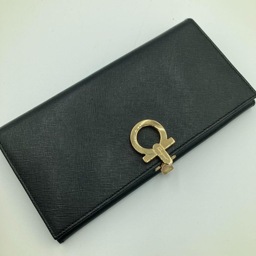 ！新品同然！　フェラガモ　長財布　ケース