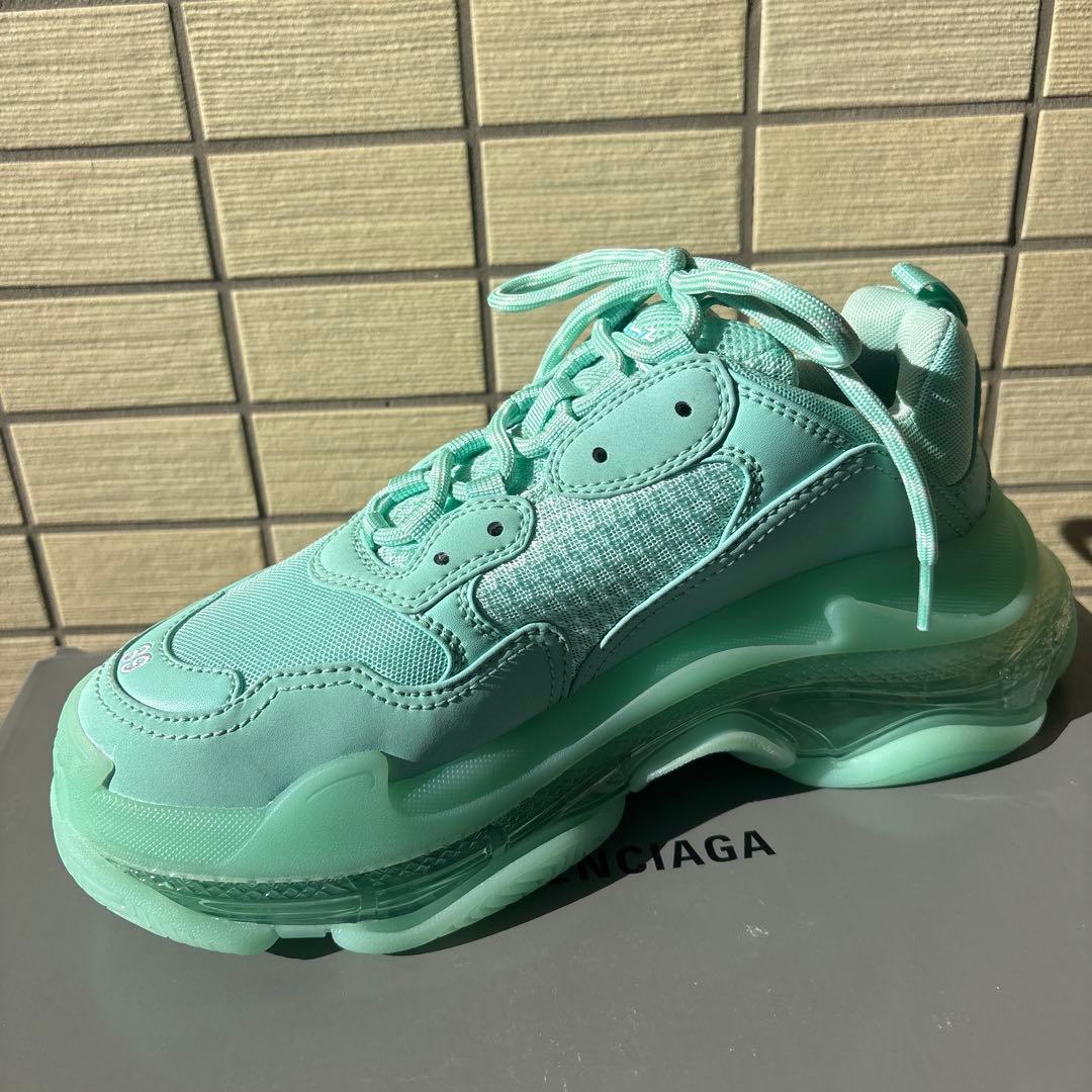 美品　新品未使用　BALENCIAGA トリプルS スニーカー 39 ミント