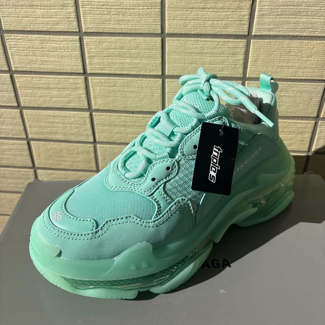 美品　新品未使用　BALENCIAGA トリプルS スニーカー 39 ミント