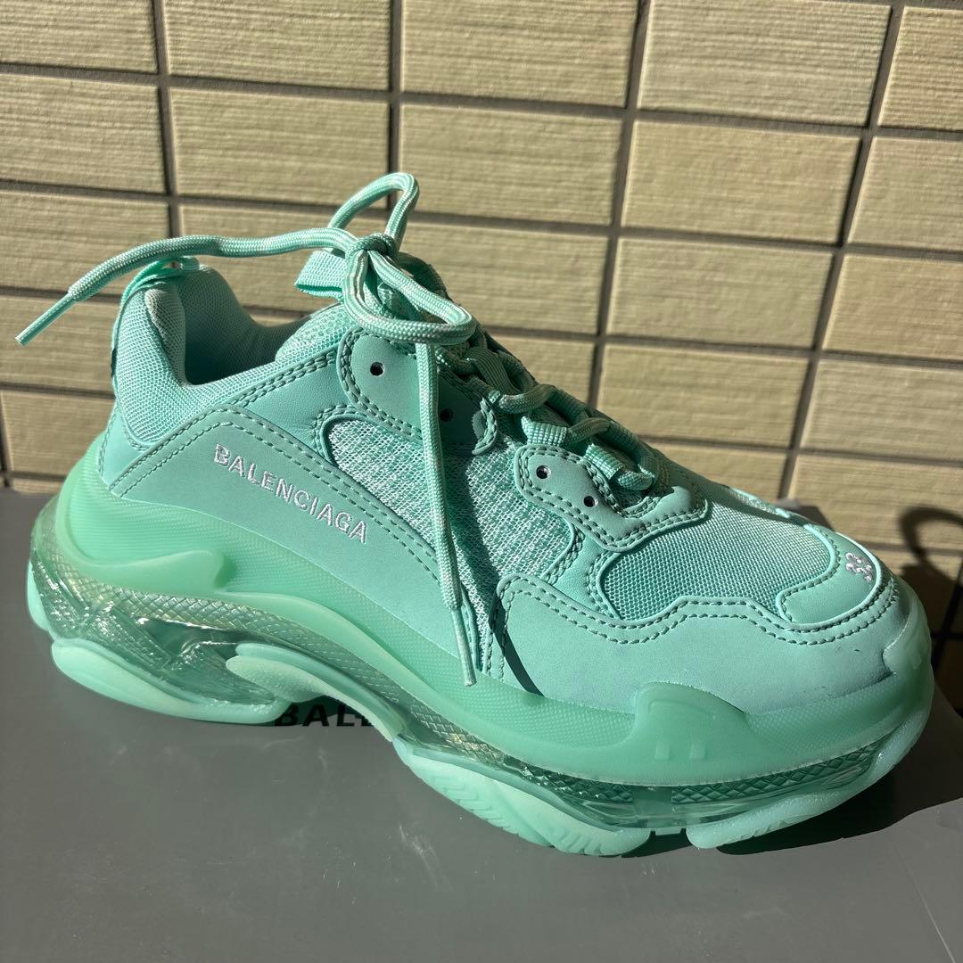 美品　新品未使用　BALENCIAGA トリプルS スニーカー 39 ミント