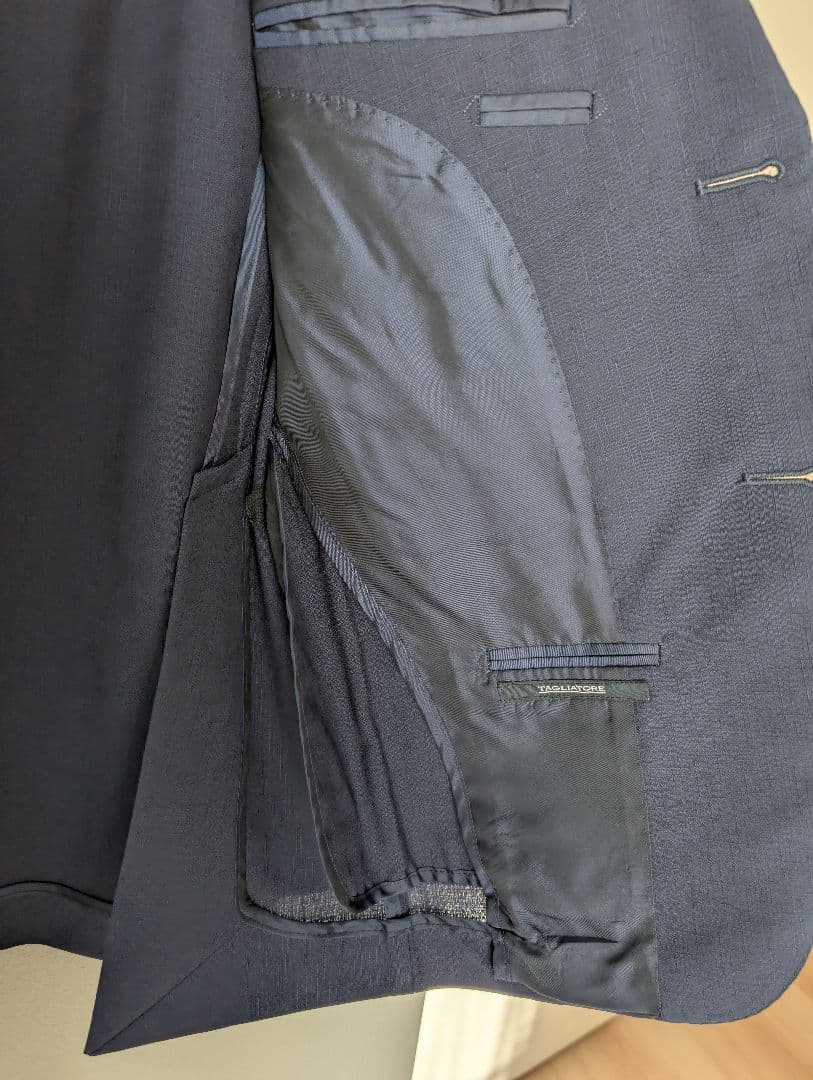 タリアトーレ　ネイビー ビジネススーツ