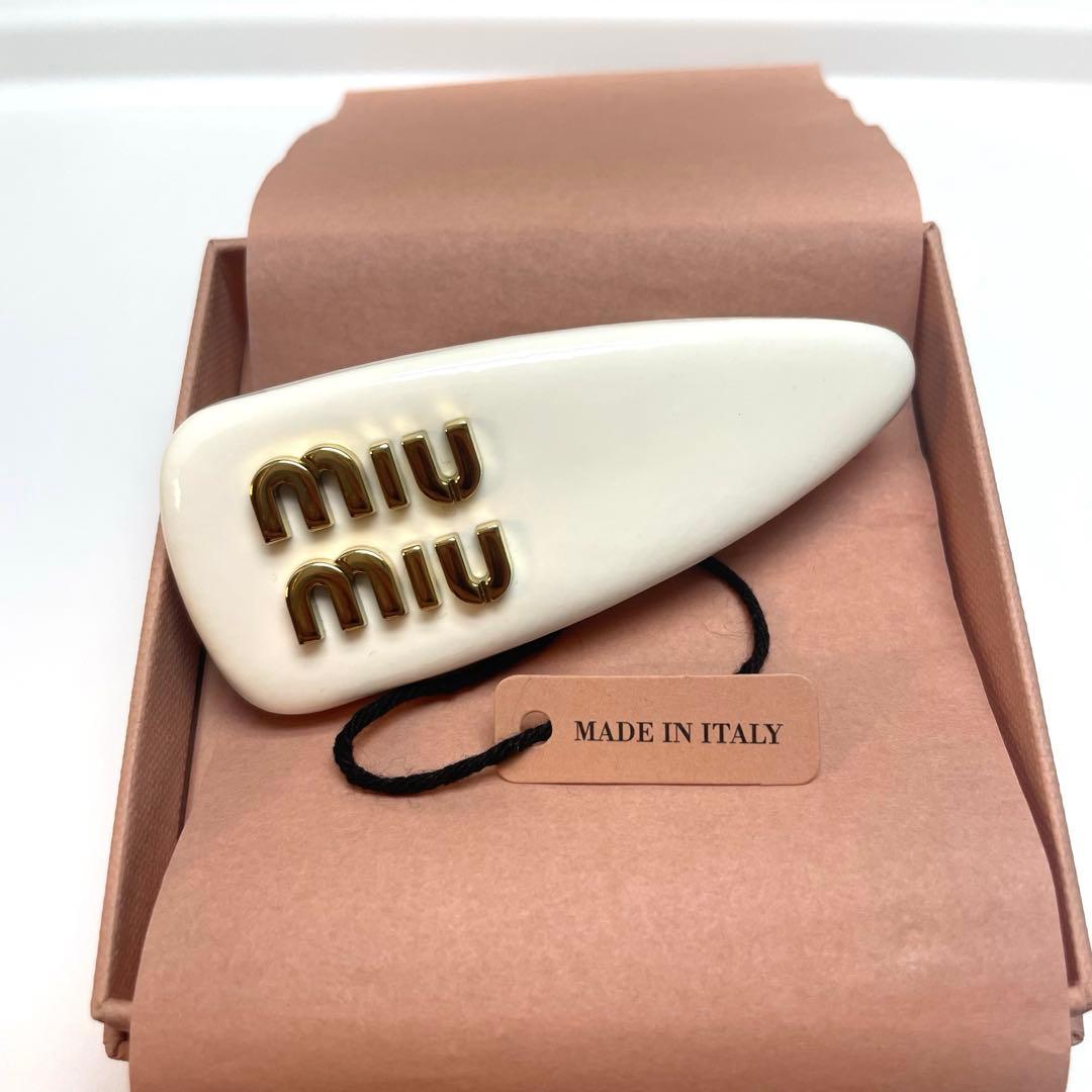 miu miu ヘアピン ホワイト