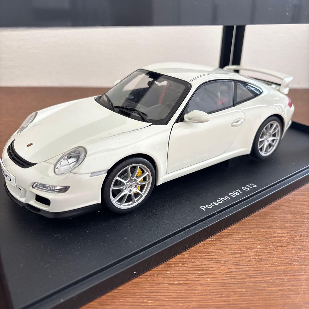 オートアート　ポルシェ　911 997 GT3 ホワイト　1/18 ミニカー