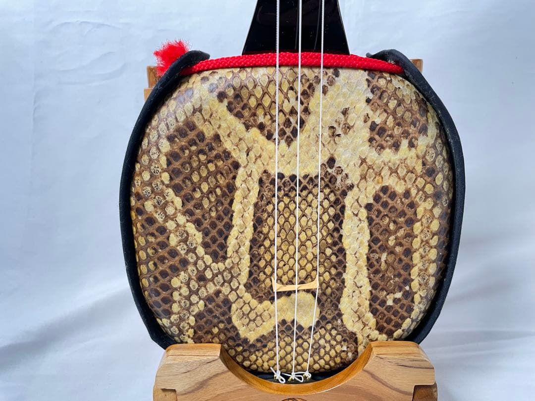 沖縄三線 強化張り・蛇皮二重張り