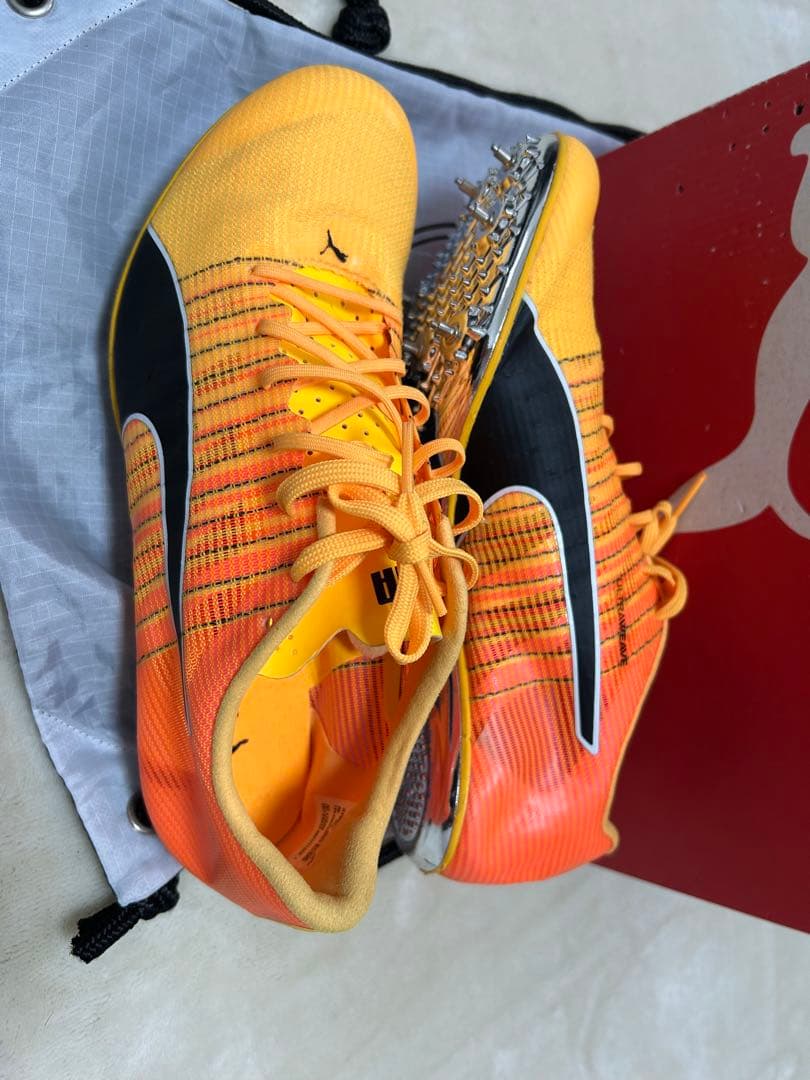 Puma 陸上競技用スパイクシューズ オレンジ/イエロー