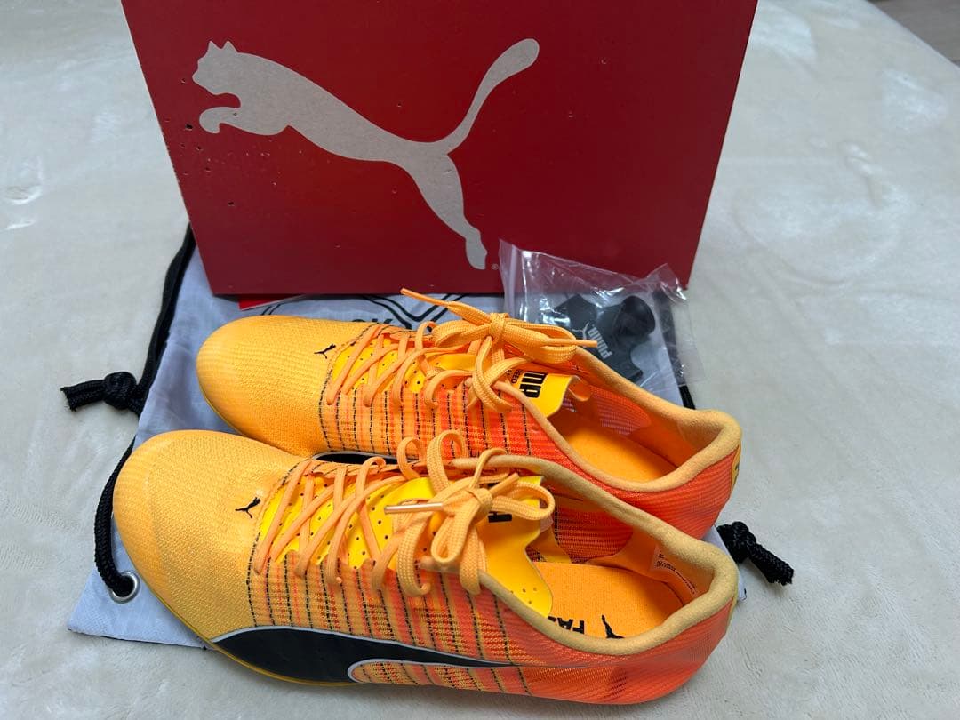 Puma 陸上競技用スパイクシューズ オレンジ/イエロー