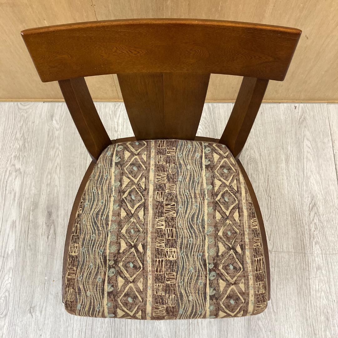 【カリモク】ロータイプ　ダイニングチェア　回転式　キャスター付き　B