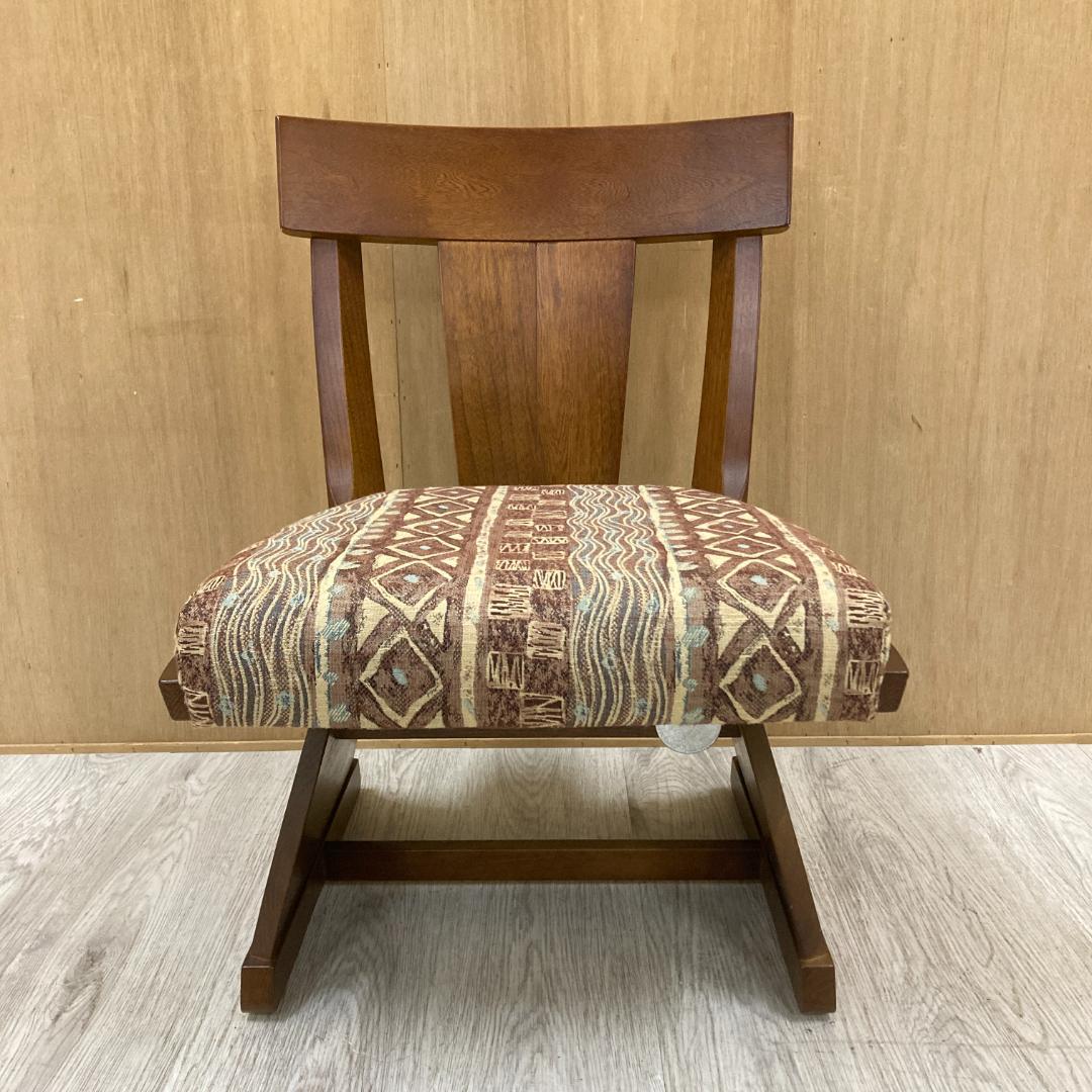 【カリモク】ロータイプ　ダイニングチェア　回転式　キャスター付き　B