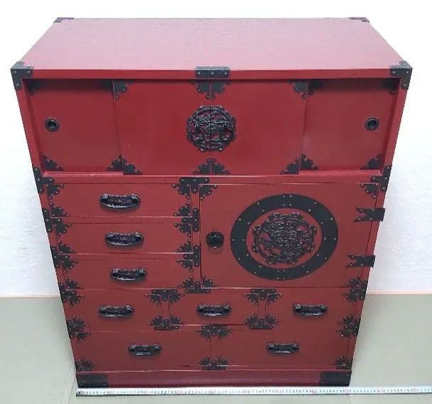 仙台箪笥 和箪笥 アンティーク 茶棚 南蛮 漆 朱色 木製 民芸 鉄金具 大型