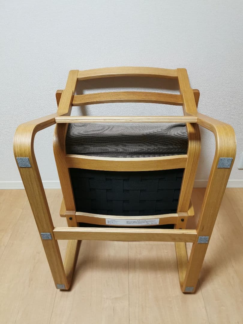 無印良品(MUJI) リビングでもダイニングでもつかえるソファチェア・オーク材①