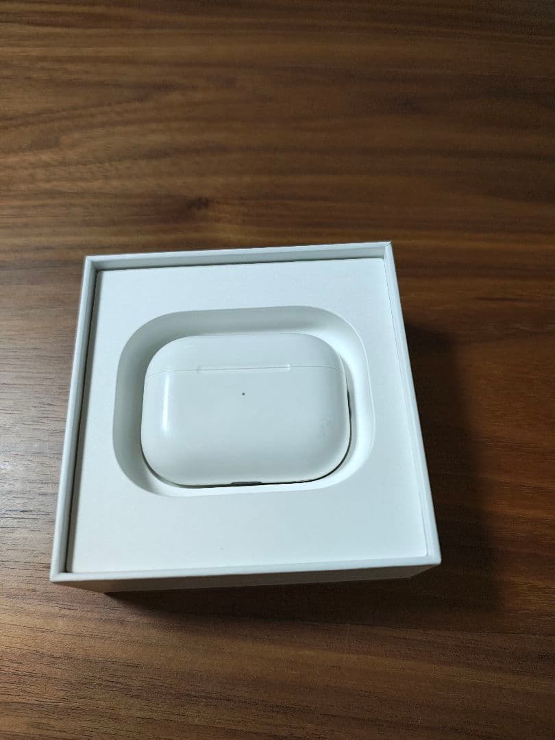 AirPods Pro2　Lightningケーブルタイプ