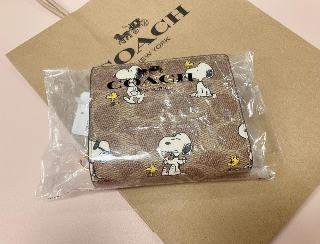 新品 【COACH X PEANUTS】スナップ ウォレット スヌーピー