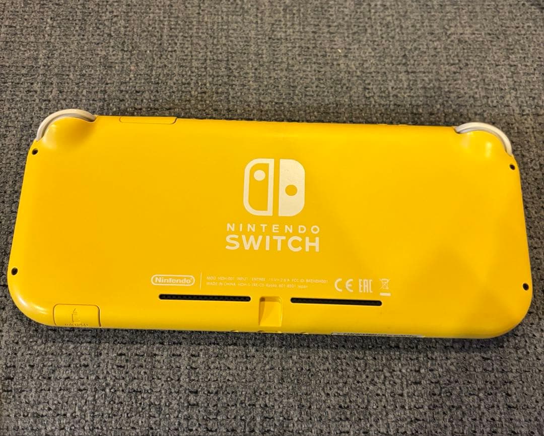 Nintendo Switch Lite イエロー 本体　充電器付き