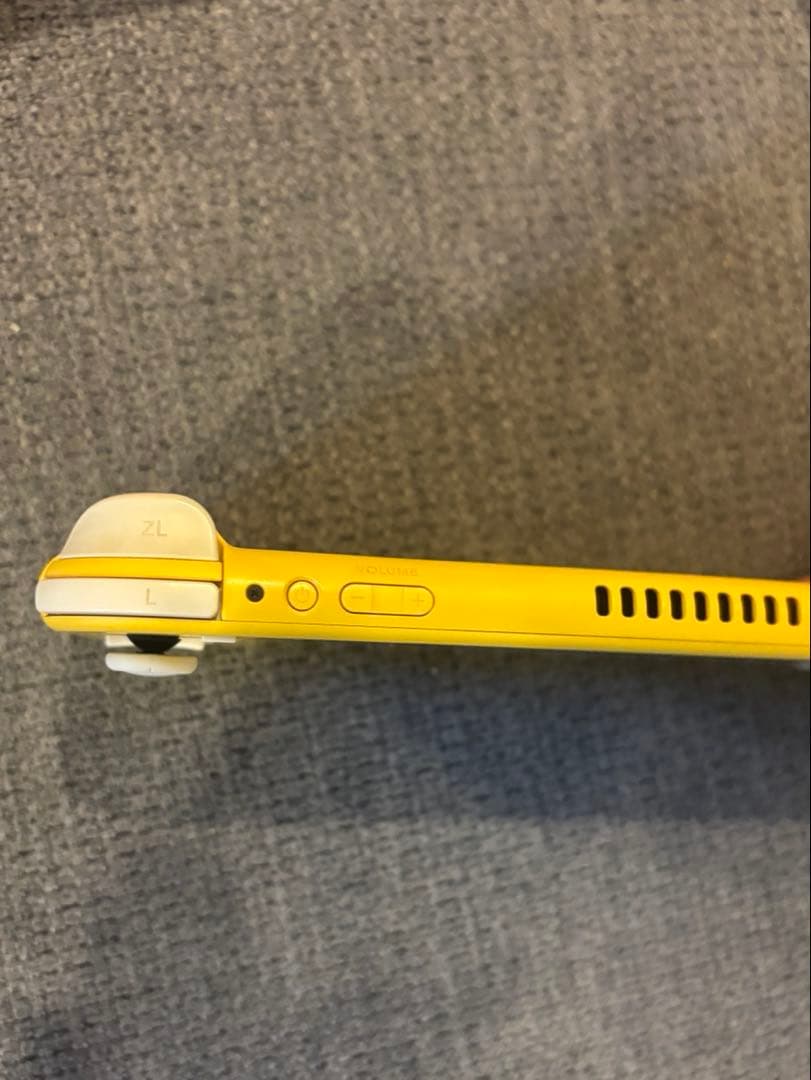 Nintendo Switch Lite イエロー 本体　充電器付き