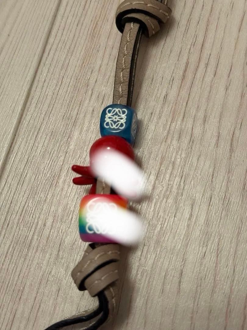 ロエベLOEWE パーソナライズチャーム ブルーダイス 革紐