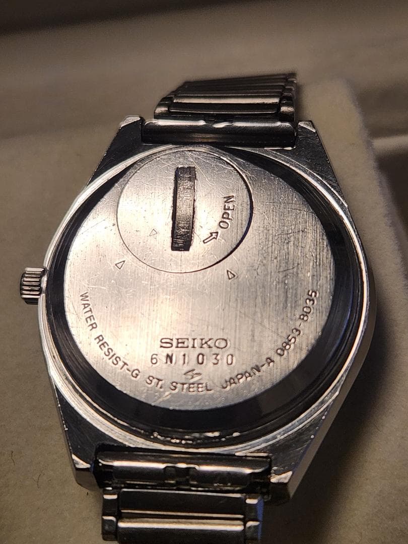 SEIKOキングクォーツ　絹目格子文字盤　0853-8035　1976製　可動品