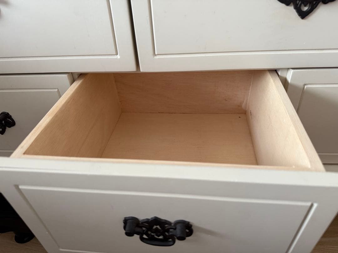 中古★フレンチスタイル　猫足チェスト　4段16杯