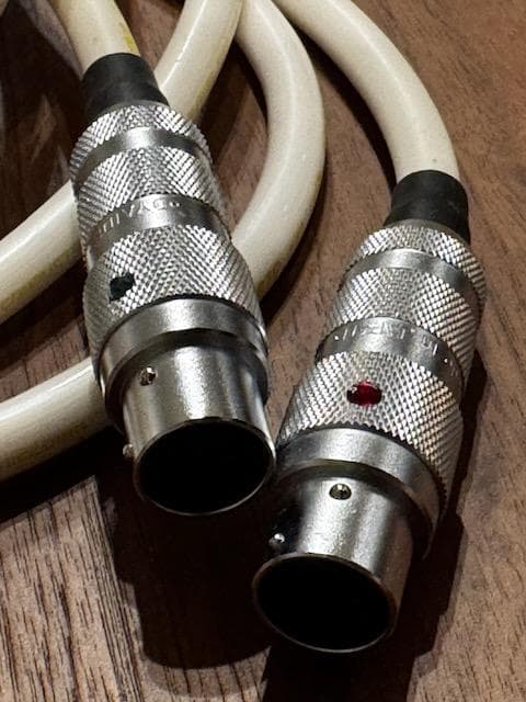 OYAIDE TUNAMI TERZO XX/1.3m 高音質XLRケーブル