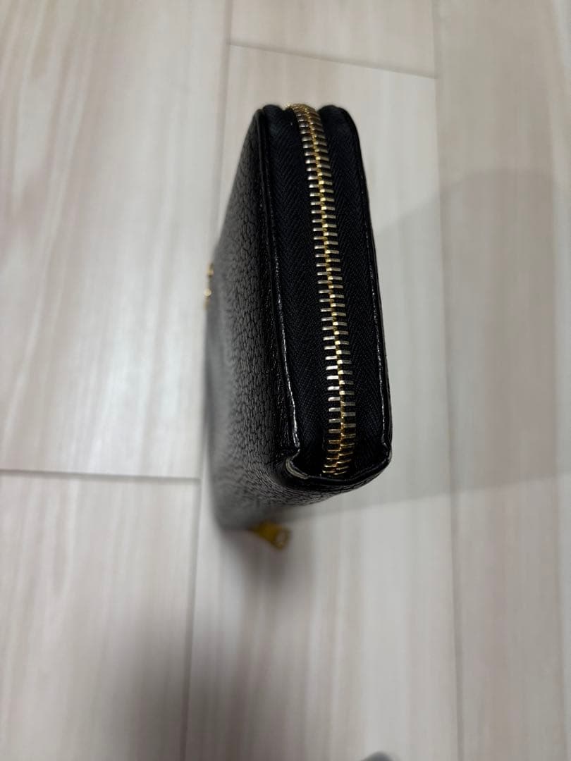 MIU MIU ブラックレザー 長財布 箱付き