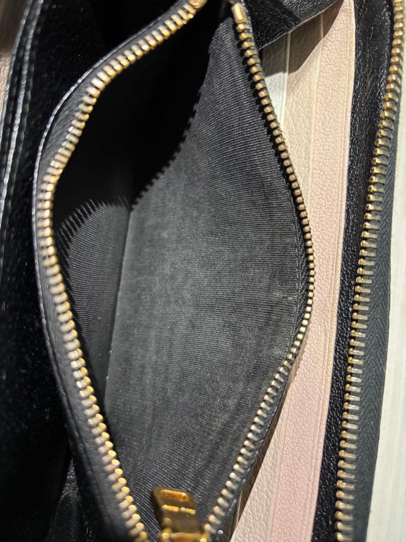 MIU MIU ブラックレザー 長財布 箱付き