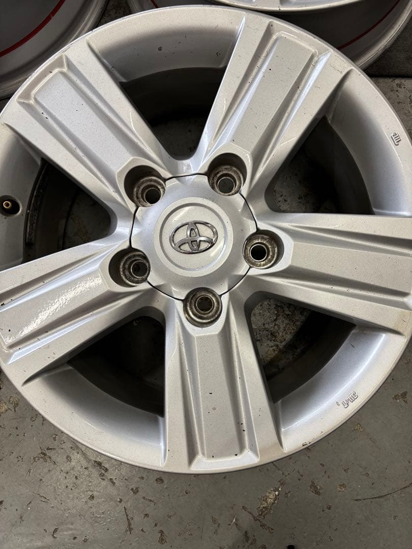 トヨタ　ランクル200 純正ホイール　４本