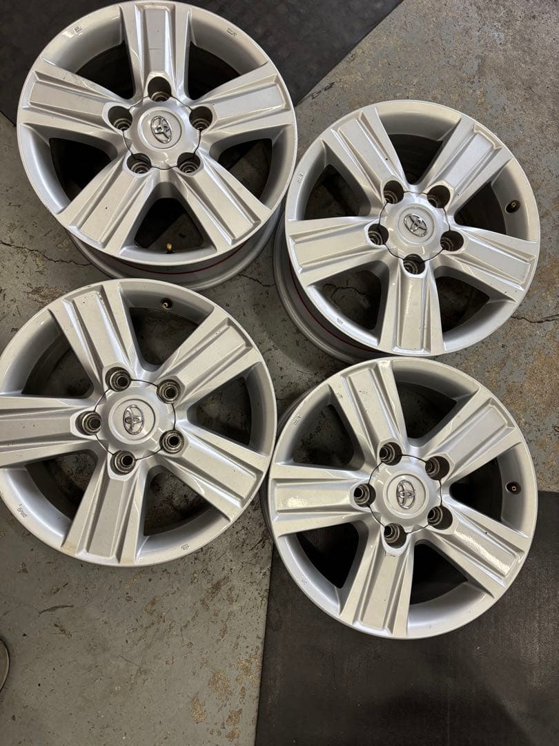 トヨタ　ランクル200 純正ホイール　４本