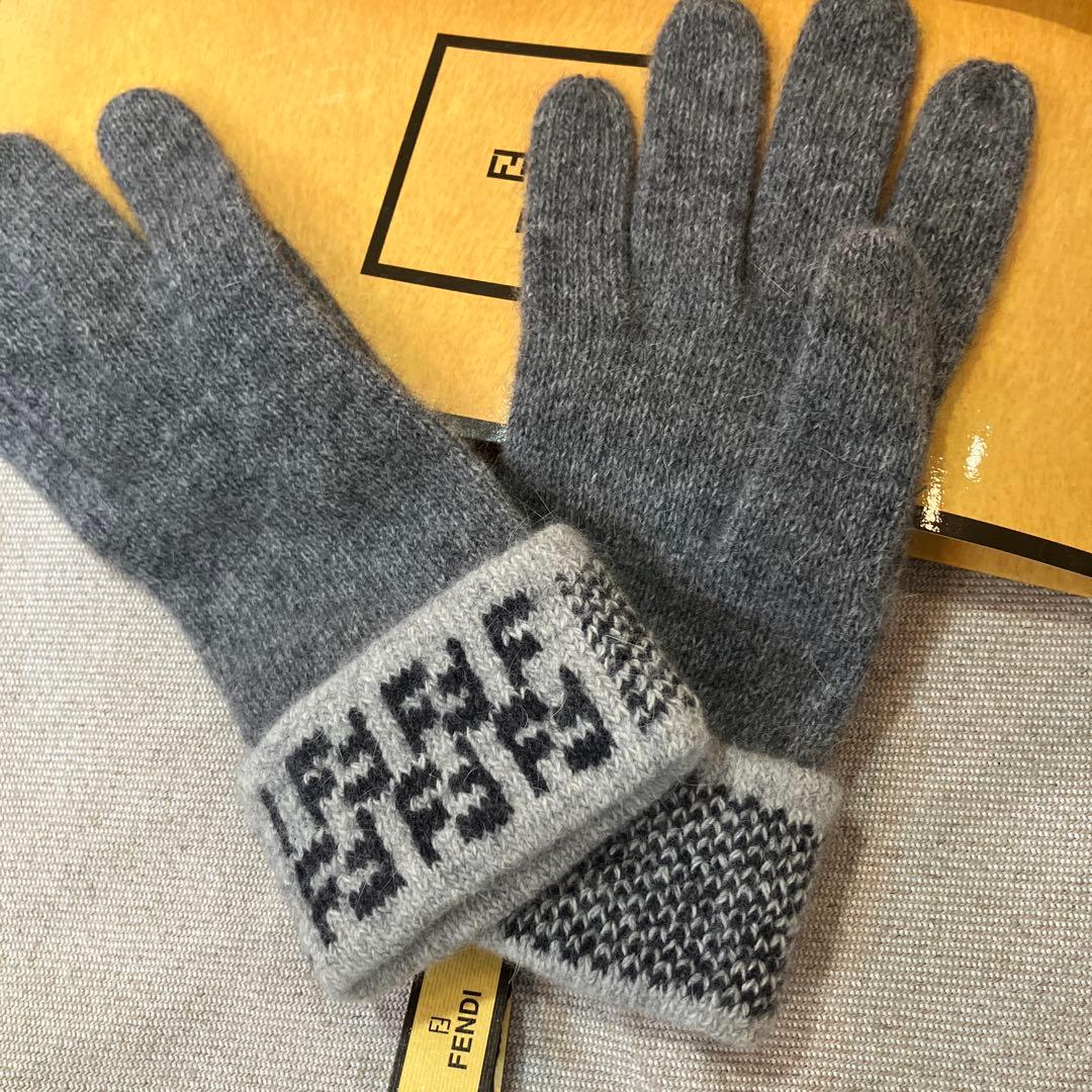 フェンディニット手袋未使用