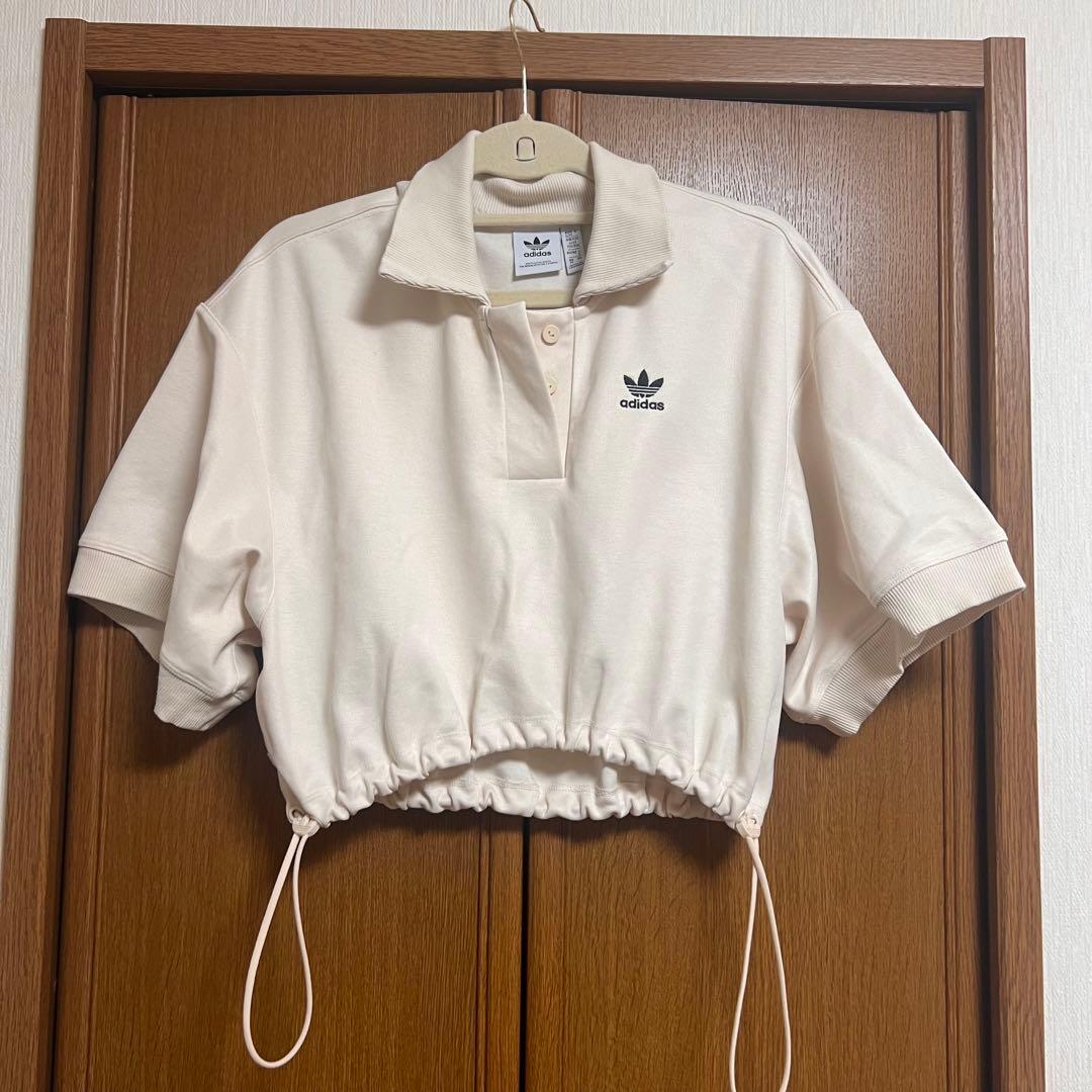 adidas originalsトップス クロップポロシャツ ショート丈
