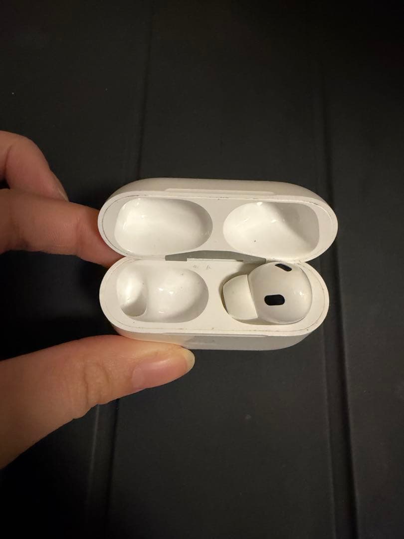 AirPods Pro2本体 （第二世代、Type-C）右耳＋充電ケース