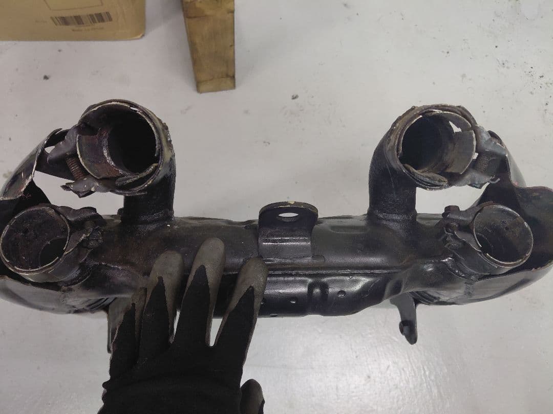 v-max1200モデファイトマフラー　ジャンク