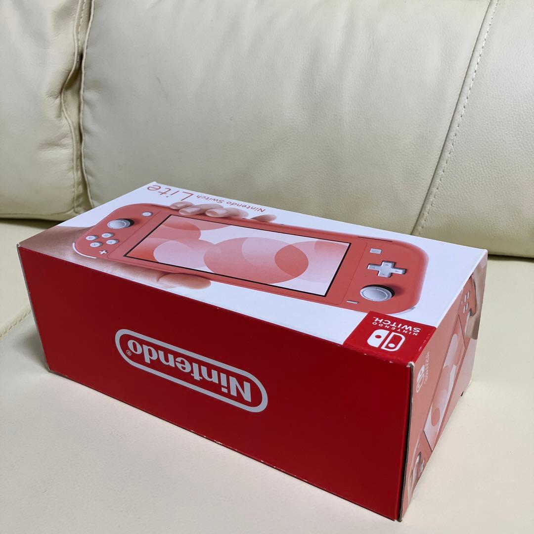新品　未開封　任天堂　Switchライト　コーラル　ピンク色