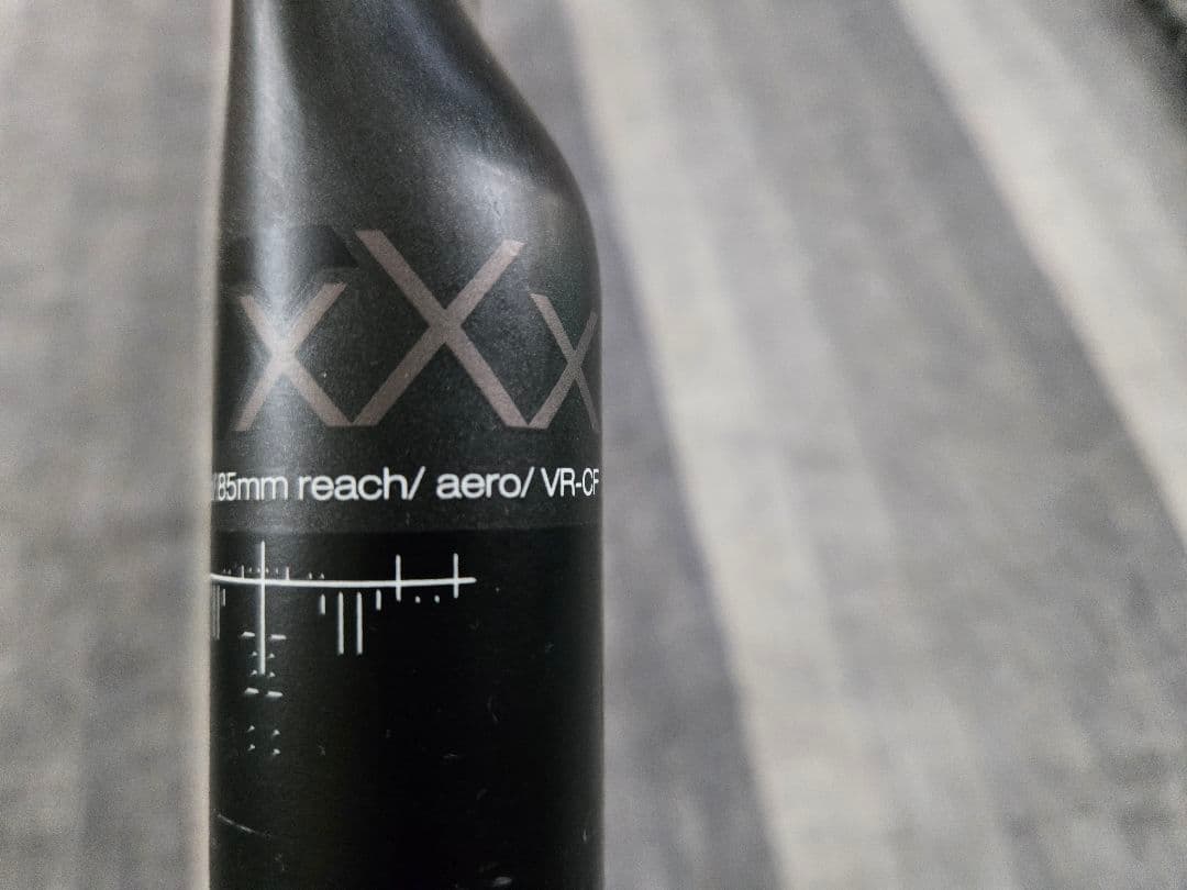BONTRAGER XXX　カーボンエアロハンドル 31.8mm/42cm