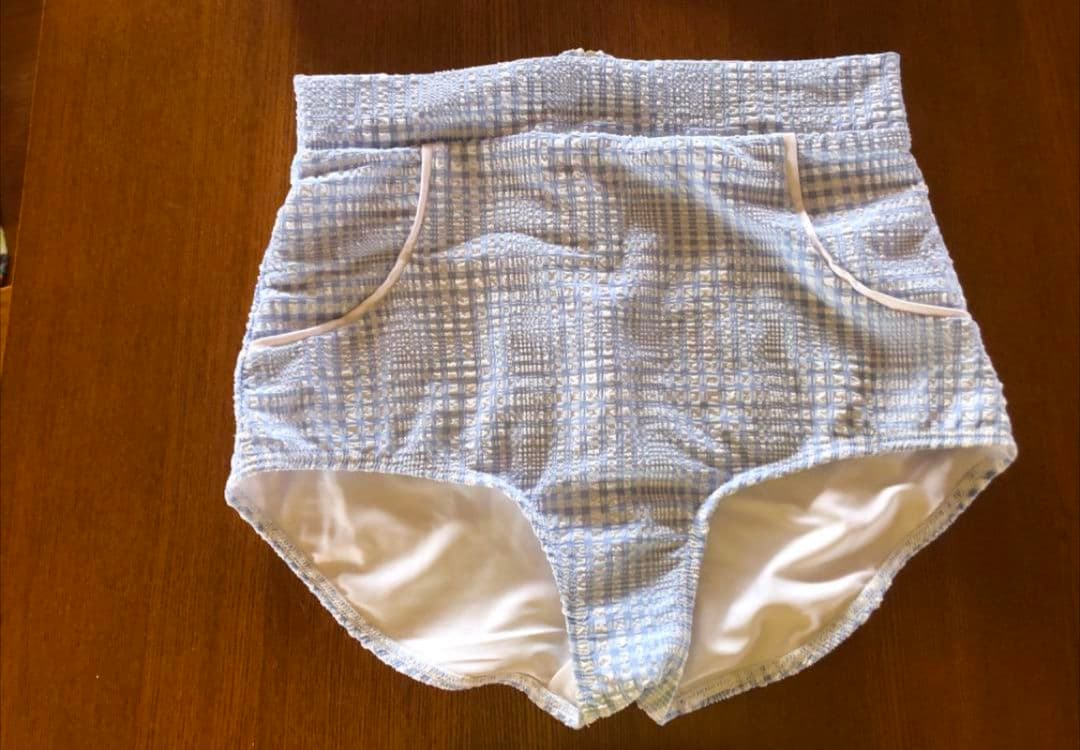 Seea レトロなデザインの水着