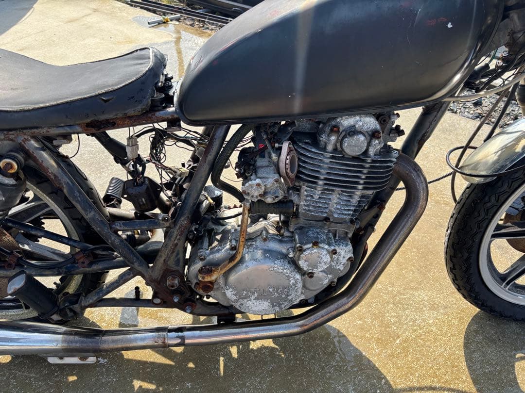 sr400 キャストホイールの出品 その他欲しい部分あればお渡しします。