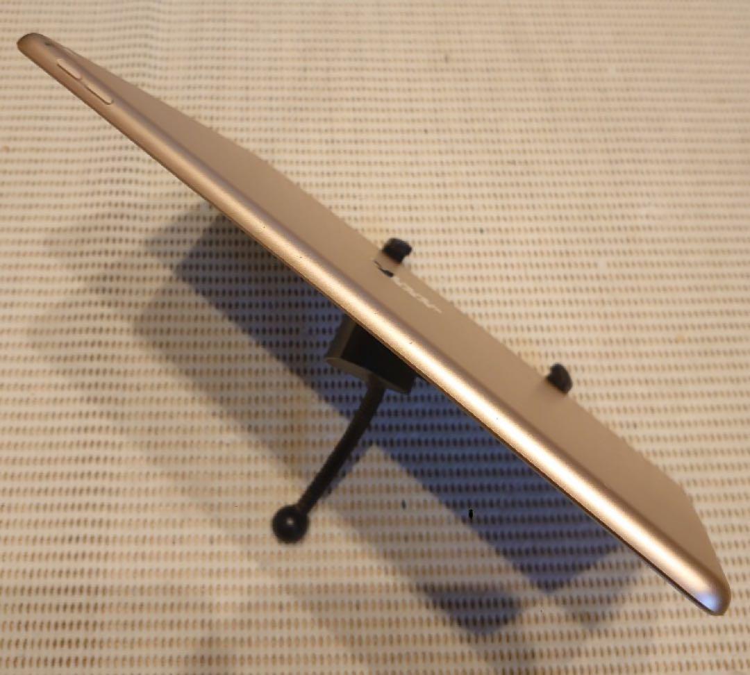 完動品iPad第8世代(A2270)本体128GBゴールド送料込TQ1GJ