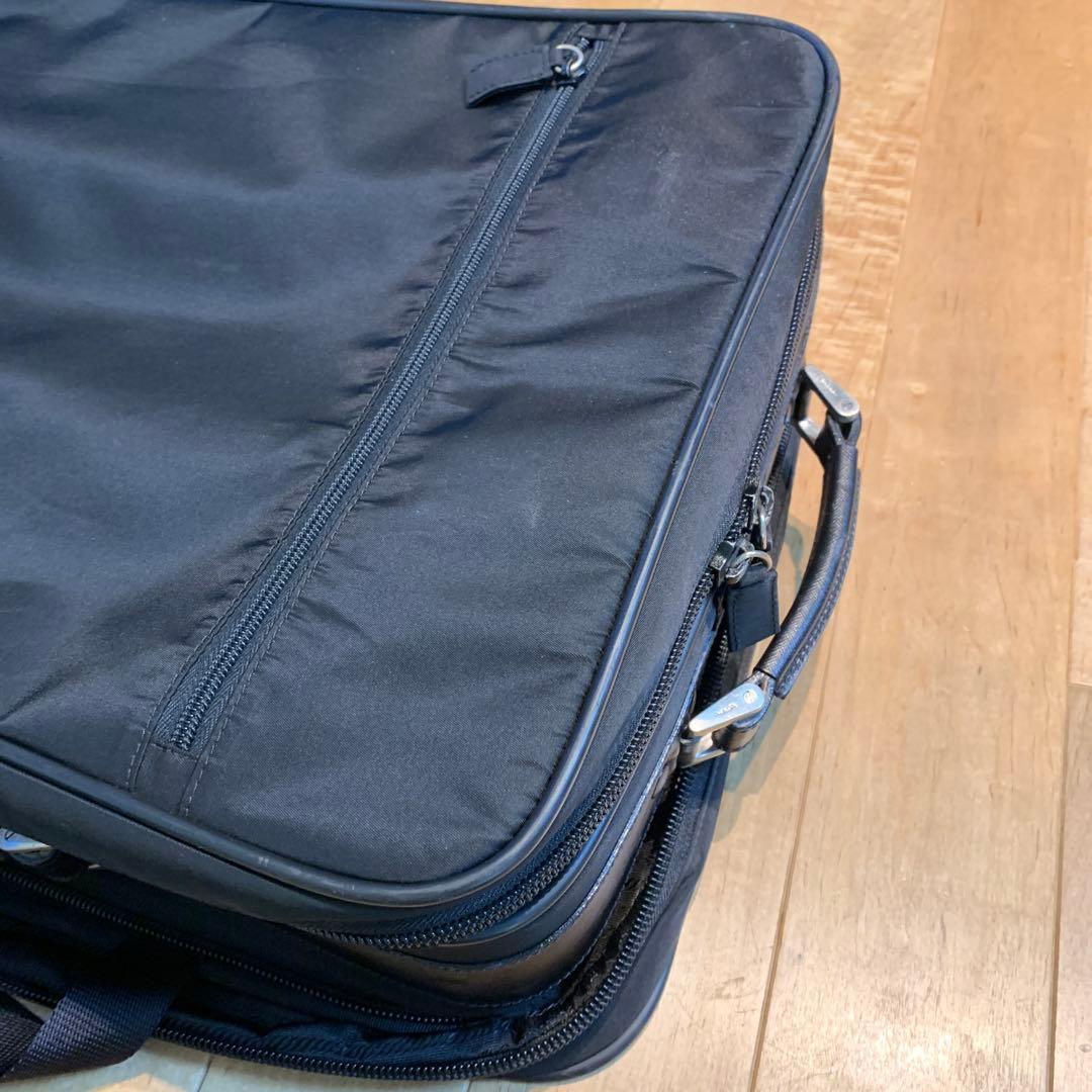 junko 　　PRADA 黒 ナイロン キャリーケース