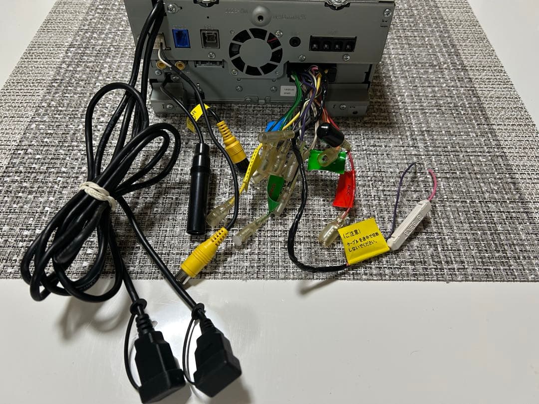 彩速ナビKENWOODカーナビ2019年製　MDV-D706BTW 7インチ