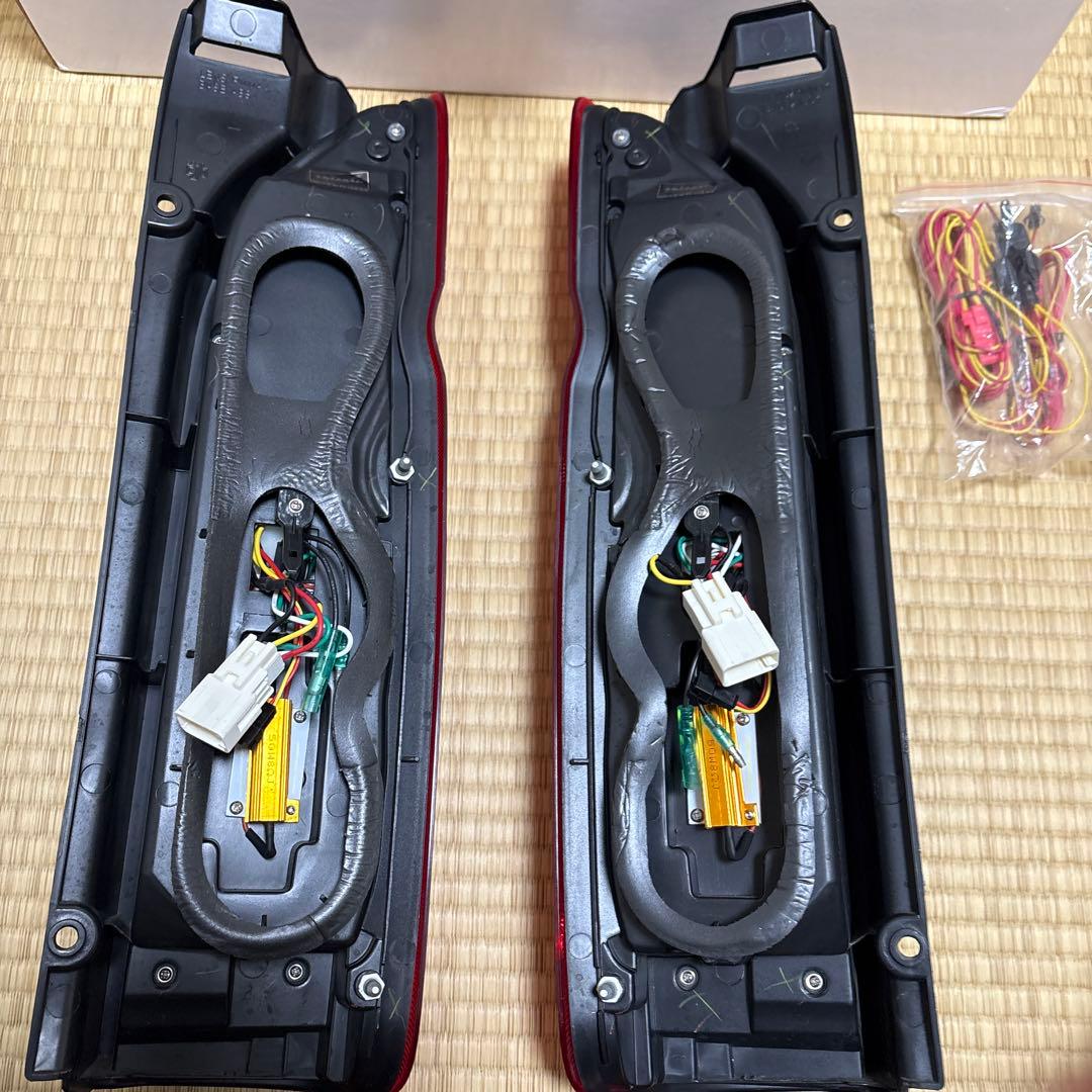 ハイエースValenti Jewel LED Tail Lamp ULTRAΣ