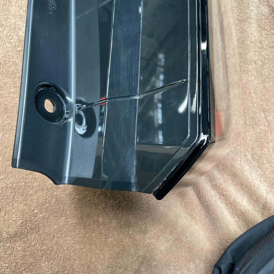 c28 セレナ右テールランプ　美品