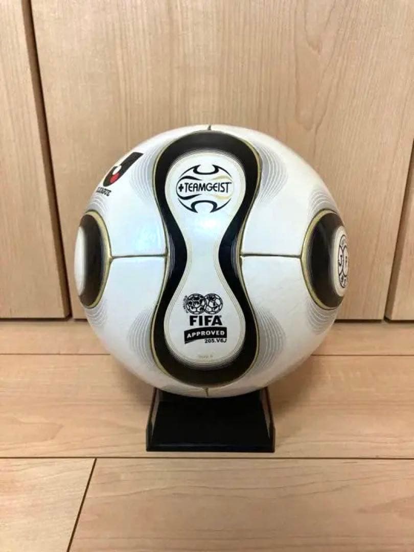 Jリーグ　白黒 チームガイスト 公式球　５号球　アディダス サッカーボール