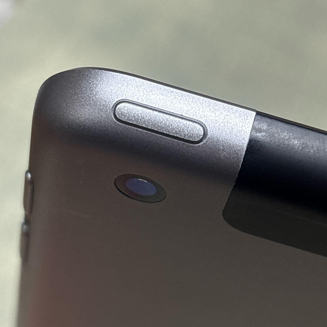 Apple ipad 第6世代 Wi-Fi + Cellularモデル 32GB