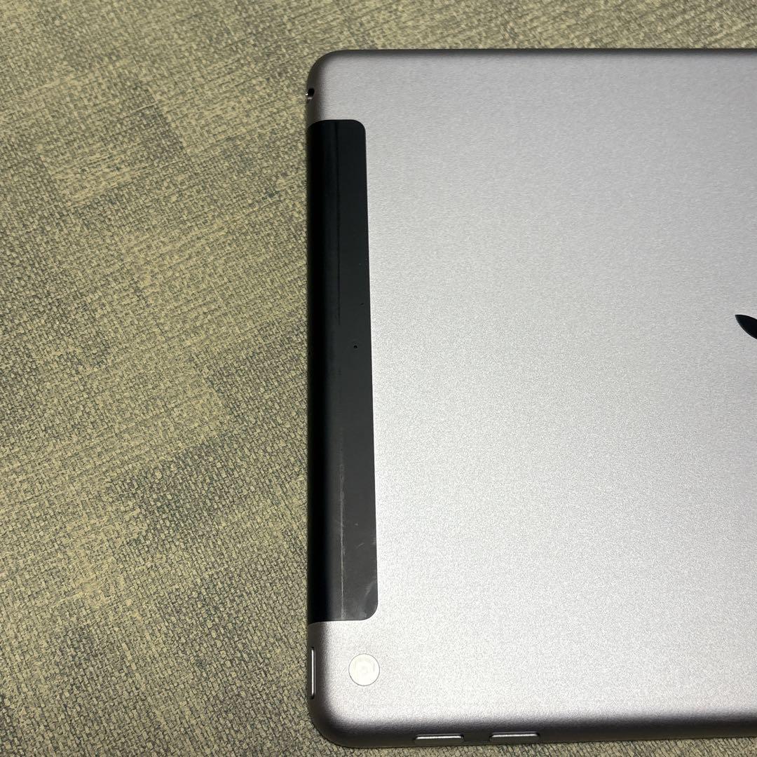 Apple ipad 第6世代 Wi-Fi + Cellularモデル 32GB