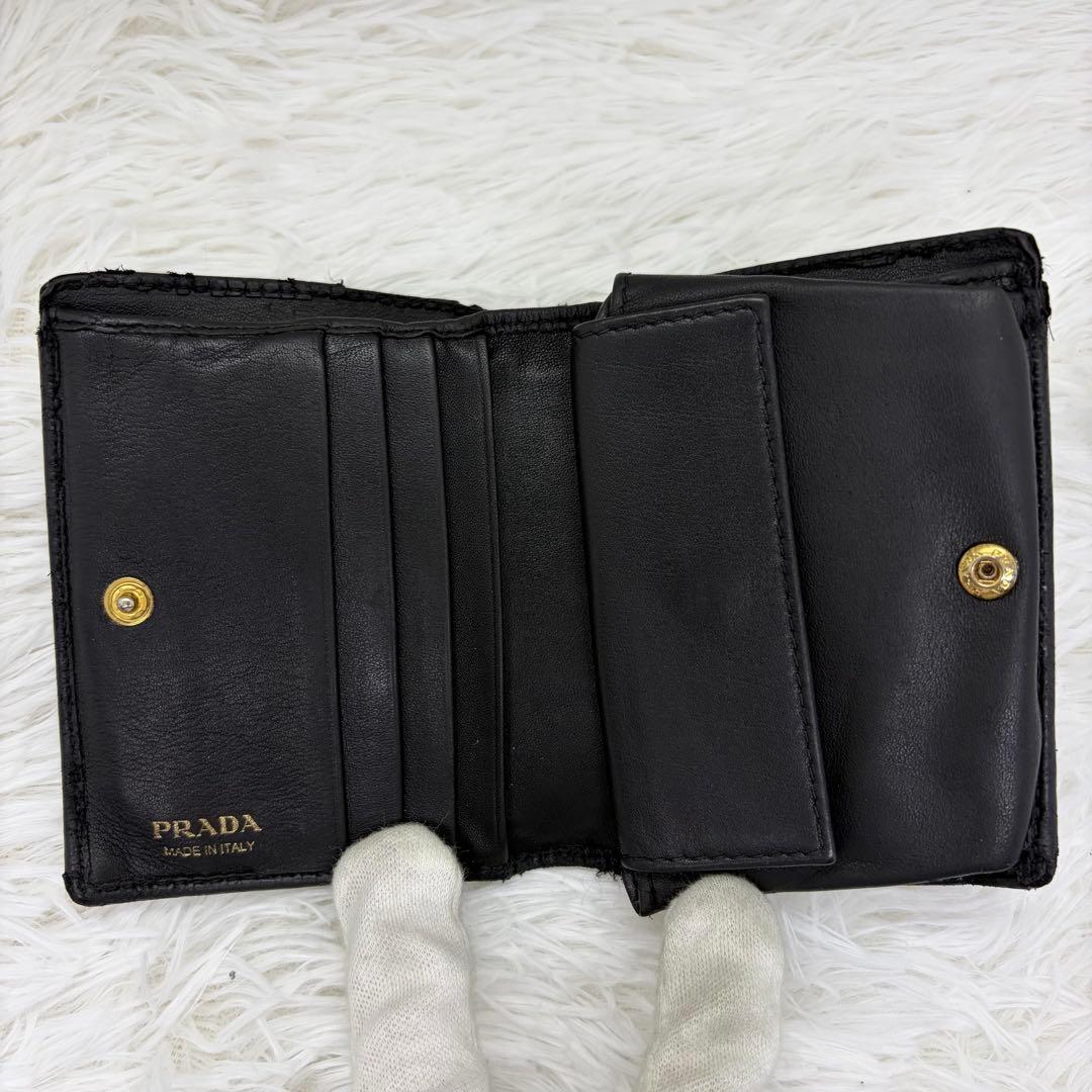 高級✨️プラダ 二つ折り財布 レザー サフィアーノ 黒 ゴールド金具